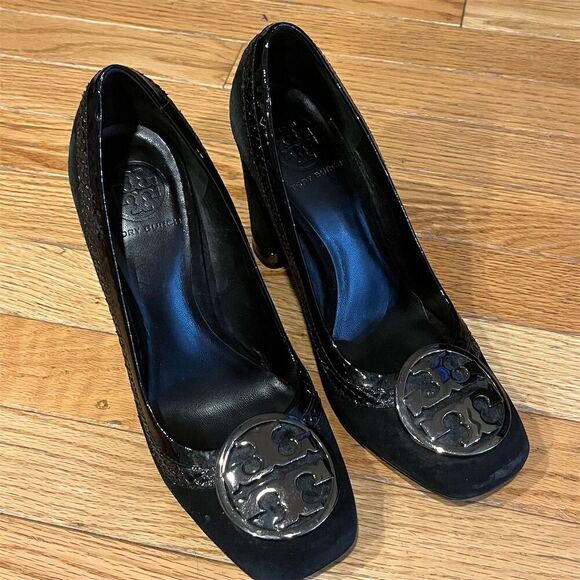 Tory Burch Women's Black Leather Peep Toe Wedge Pumps Size 8M - Picture 2 of 11